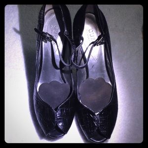 Guess heels